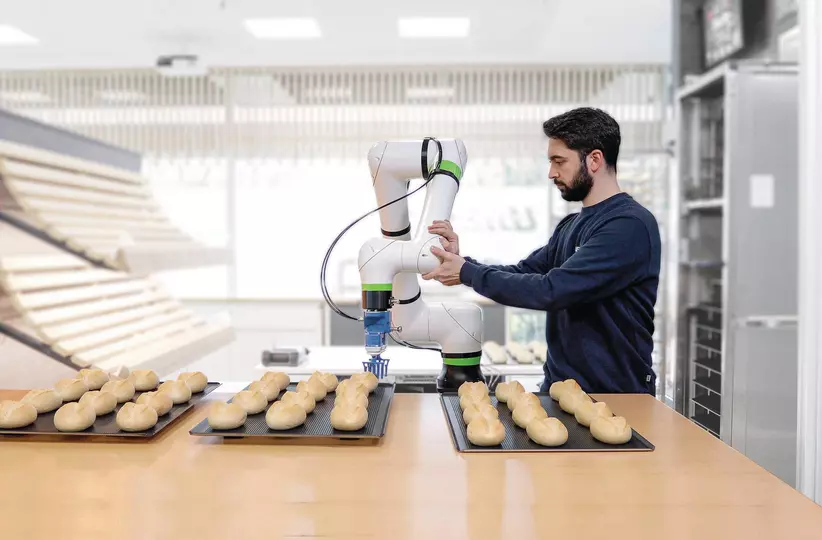 CRX-10iA/L- Light and easy to program