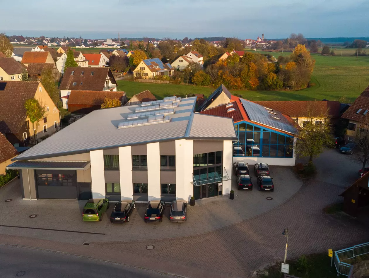 Images WU GmbH Case study featuring and LR-10iA/10 and ROBODRILL.