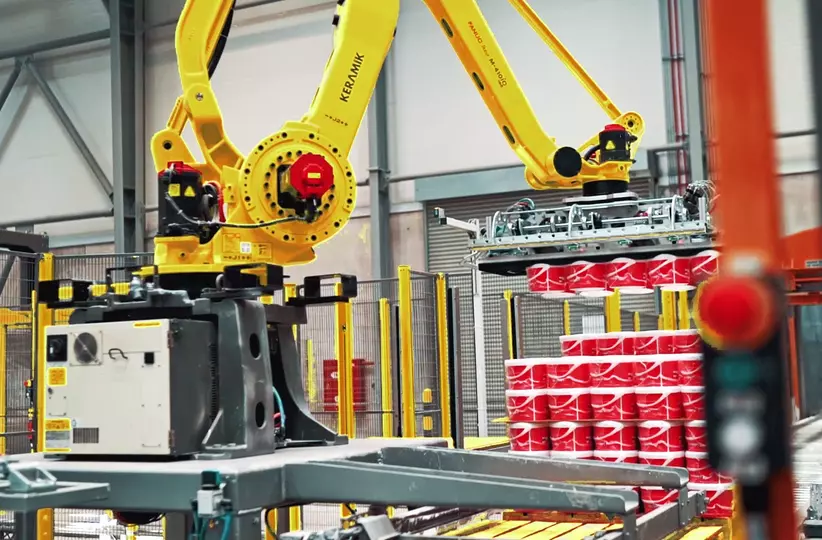 Robotic Palletizing and Stretch Wrapping Line with FANUC Robot M-410iC/185. 