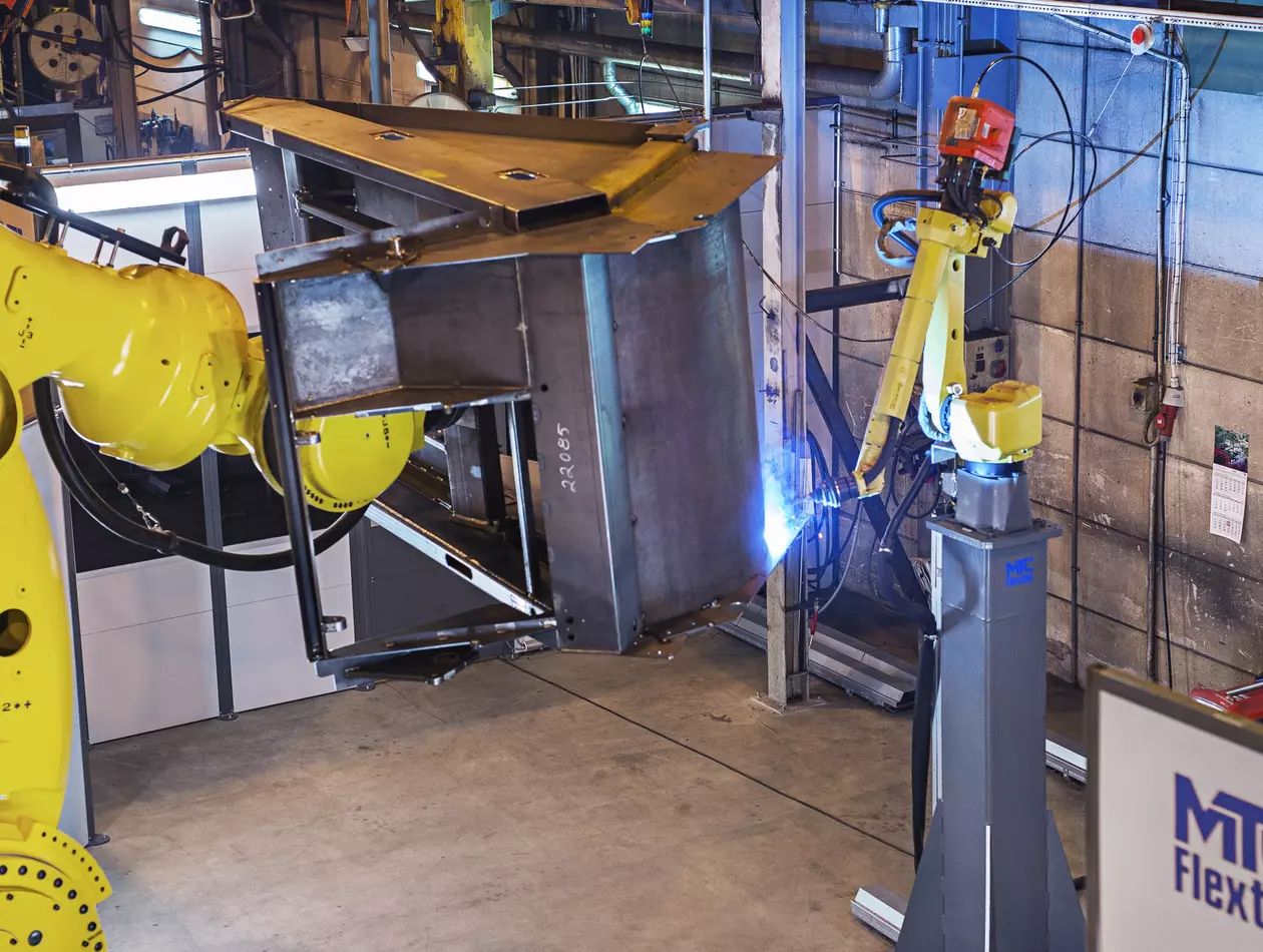 Success story about the successful implementation of FANUC heavy-duty robot M-2000iA/2300 and a FANUC Arc welding robot at NTM's Finnish plant