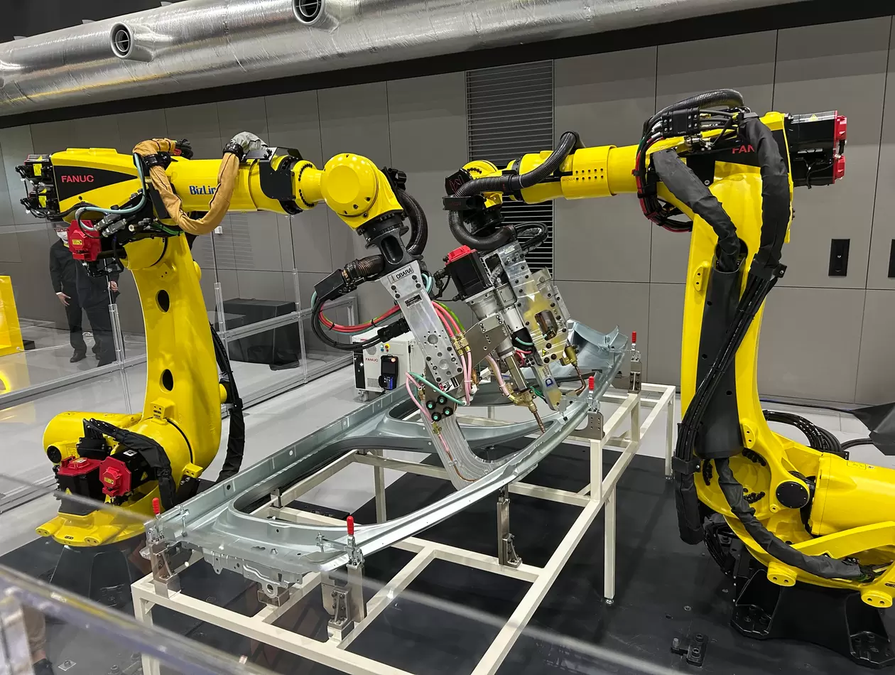 Robot Application Pictures from FANUC HQ Open House Event 2026. R-2000/E series.