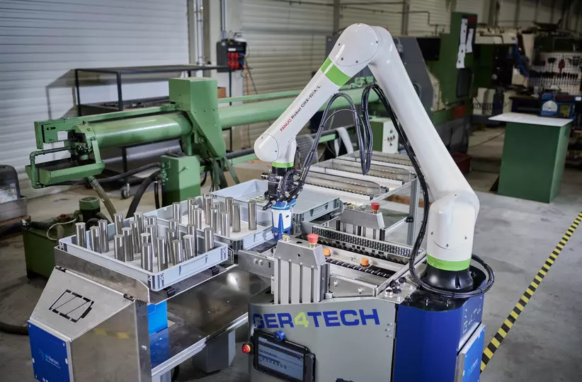 Success story about successful development of a mobile cobot with FANUC CRX-10iA/L. The Austrian company GER4TECH integrated the FANUC collaborative robot CRX-10iA/L into a Mobile Cobot G4T4.These Mobile Cobots can move autonomously between different workstations, transport materials and switch from one job to the next without any trouble. Thus G4T4 – Mobile Cobots enable new possibilities in handling and logistics automation. Their safety functions enable them to operate around people and capabilities of the G4T4 cobots are enhanced with a collaborative end-of-arm tooling (EoAT).