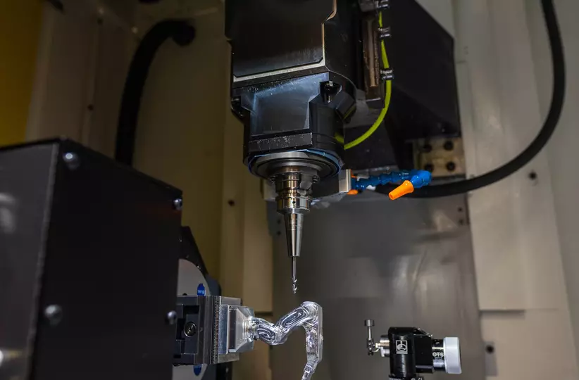 Images WU GmbH Case study featuring and LR-10iA/10 and ROBODRILL.