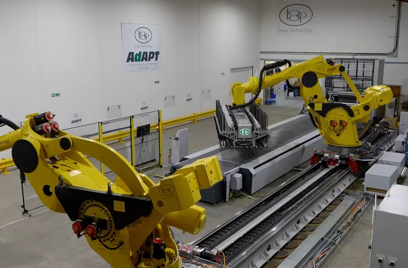 Loop Technology case study picture.
M-2000 series supports the development of Loop Tehcnology FibreLINE composite preform automation system for the aerospace sector. The robots handle large, complex end effectors with exceptional precision, helping deliver breakthrough deposition rates, better cell access and repeatable quality for next-generation aircraft structures.