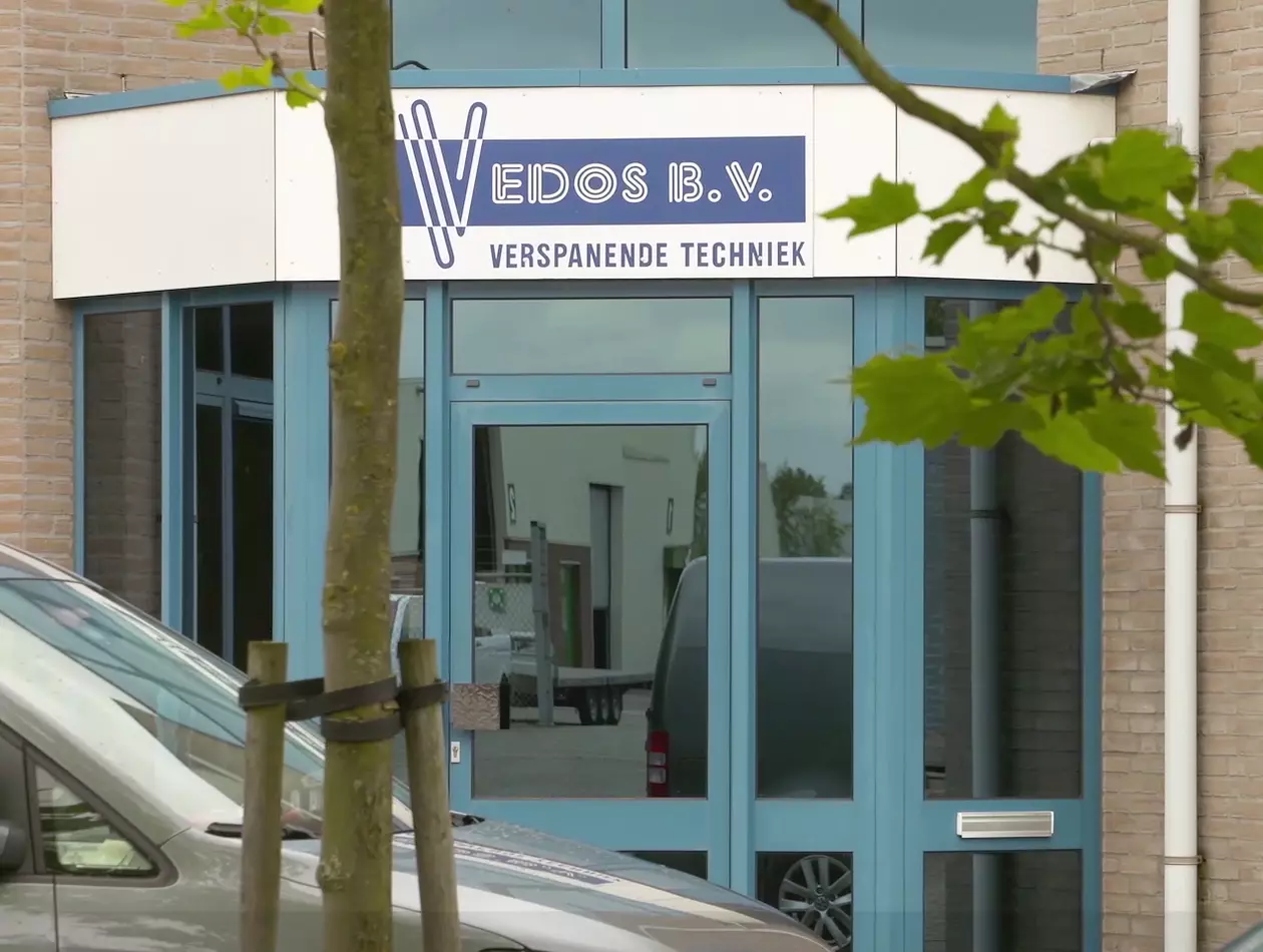 The company VEDOS, a Dutch producer of tiny machine semiconductors, medical equipment and high-quality mechanical engineered components, explains why they are benefitting from the usage of FANUC’s ROBODRILLs.