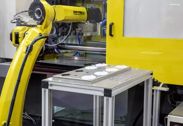 FAKUMA 2023. LSR for opticals. M-20iD/25 ROBOSHOT α-S150iB LSR