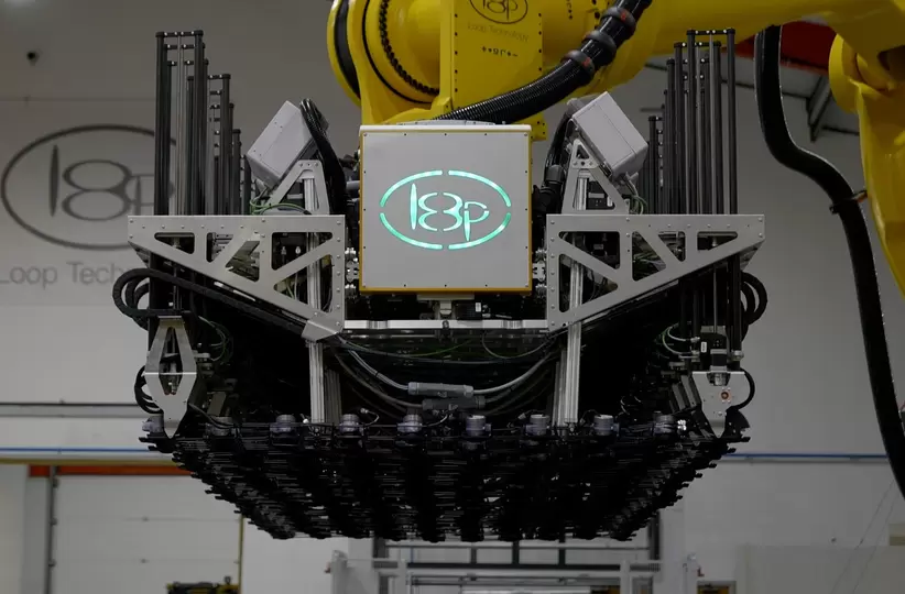 Loop Technology case study picture.
M-2000 series supports the development of Loop Tehcnology FibreLINE composite preform automation system for the aerospace sector. The robots handle large, complex end effectors with exceptional precision, helping deliver breakthrough deposition rates, better cell access and repeatable quality for next-generation aircraft structures.