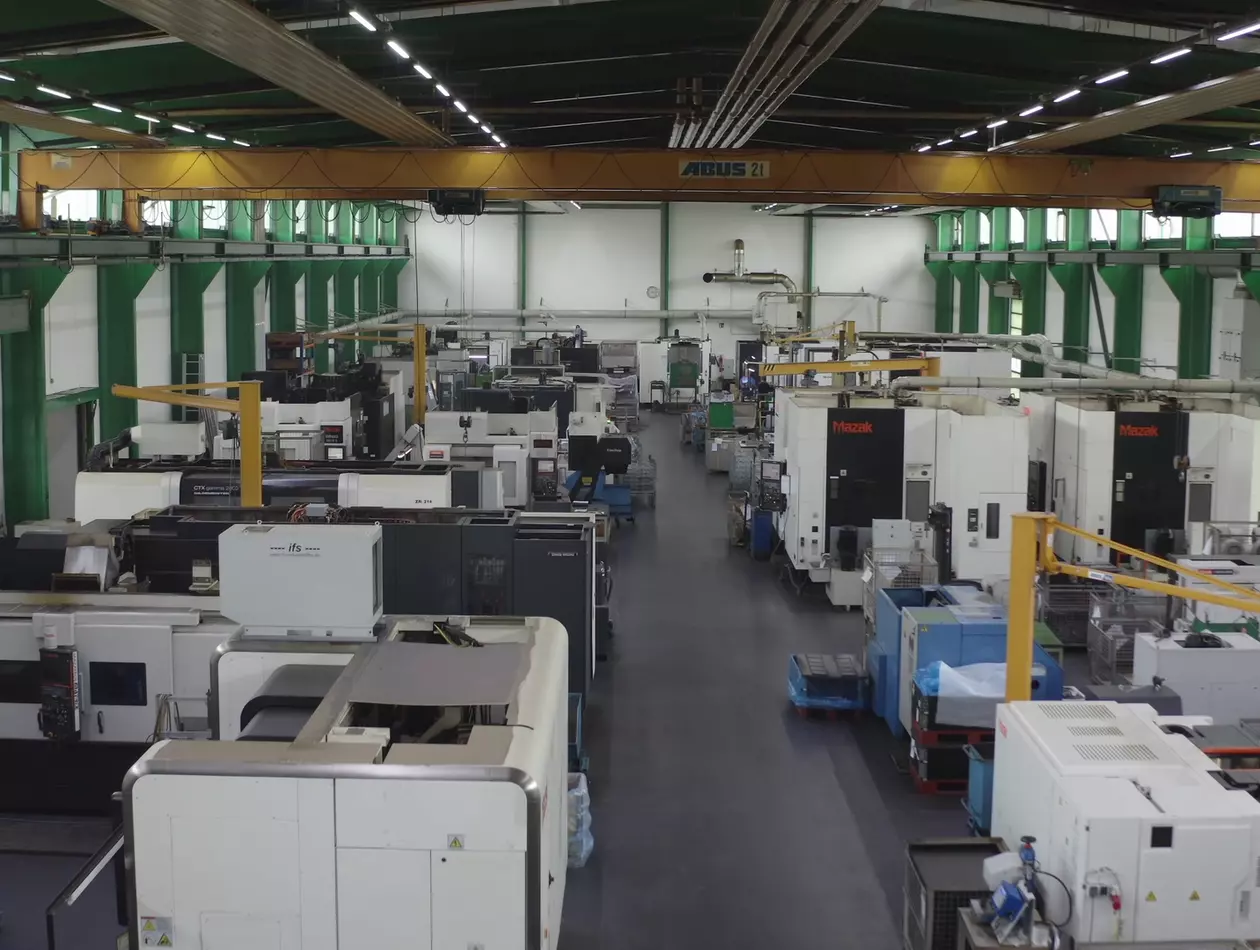 Turned to FANUC’s MT-LINKi. ZPM can supervise with this advanced software and manage data from one to 2,000 machines, robots and PLC systems.