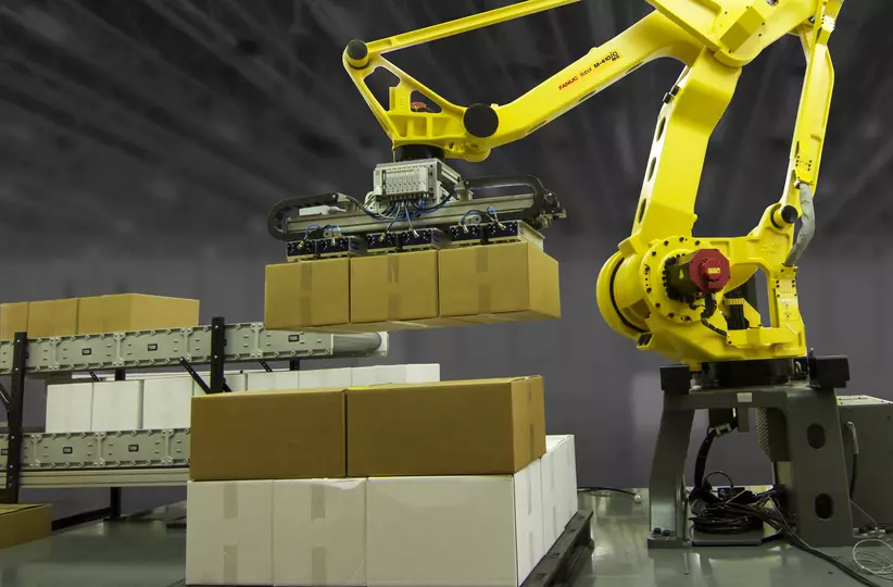 The FANUC M-410-185F-31C is a robot specifically designed for palletising and handling applications.