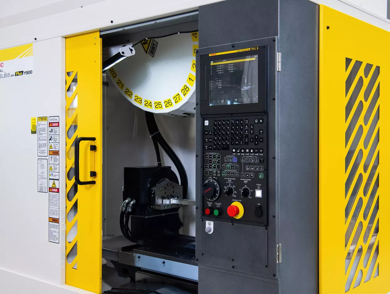 FANUC ROBODRILL D28LiB5 ADV Plus Y500 with DDR-T𝑖B rotary table. ROBODRILL DDR-T𝑖B rotary table is the solution for handling parts weighing up to 200 kg with ease.