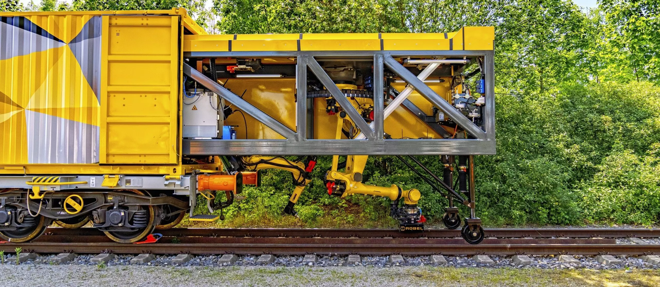 Image for Press release about Robots repairing railway tracks. IMAGE ONLY TO BE USED IN RELATION WITH PRESS RELEASE.