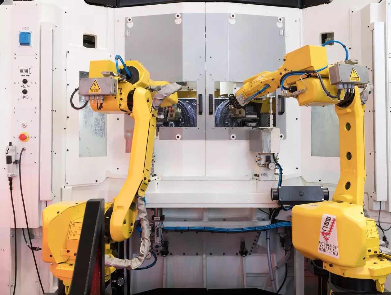Success story about successful implementation of FANUC robots and CNC controls at the company Gnutti. The system incorporates various machines, central to which is flexible transfer to 10 stations and five robots - FANUC M-20iA/20M, M-10iA/10MS and M-10iA/10M models – that automate all phases of the process. Control is via two FANUC 30i-B Plus units.