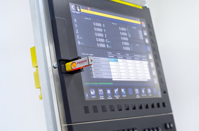 FANUC CNC Load & Go function - Load programs directly onto your machine tool using a standard USB flash drive. 