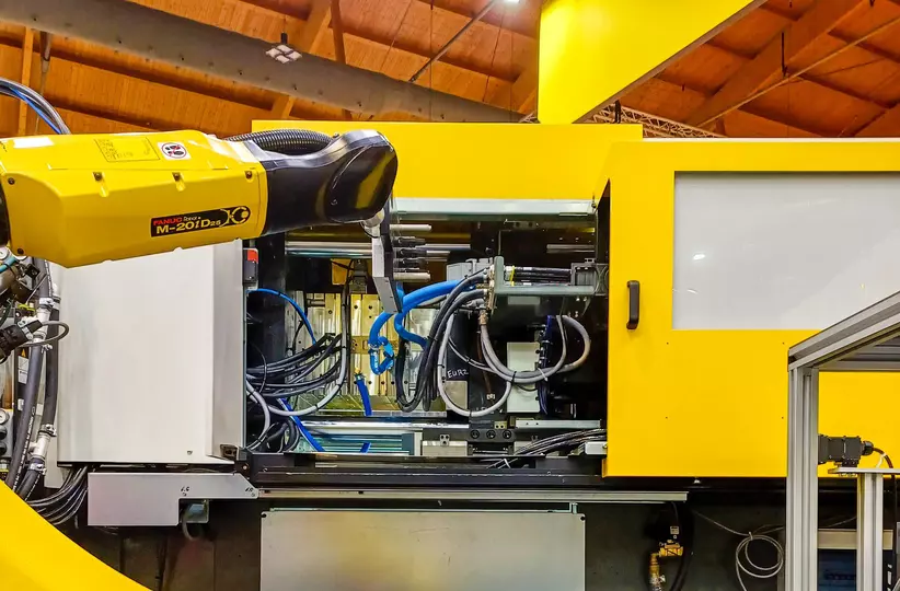 FAKUMA 2023. LSR for optical. M-20iD/25 ROBOSHOT α-S150iB LSR