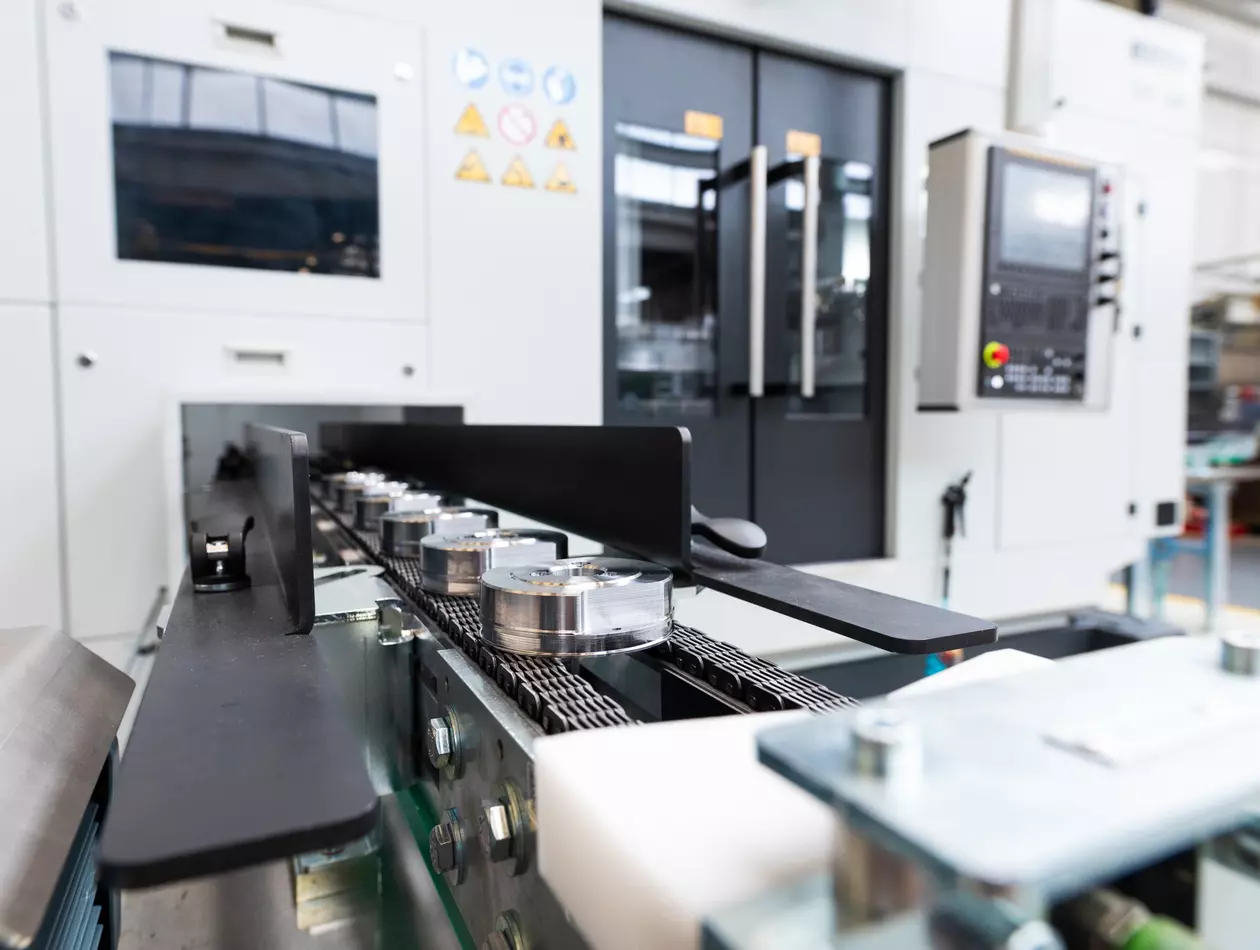 Images FFG Werke case study: Pick-up vertical turning machines for top production quality featuring CNC Series 31iB Plus