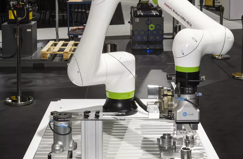 EMO 2023. Part assembling with force control. CRX-10iA