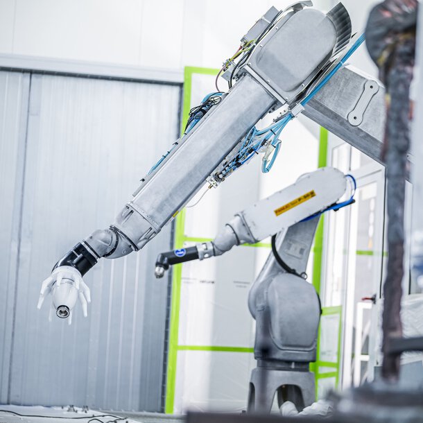 Paint Mate 200iA/5L - Your long arm painting mate