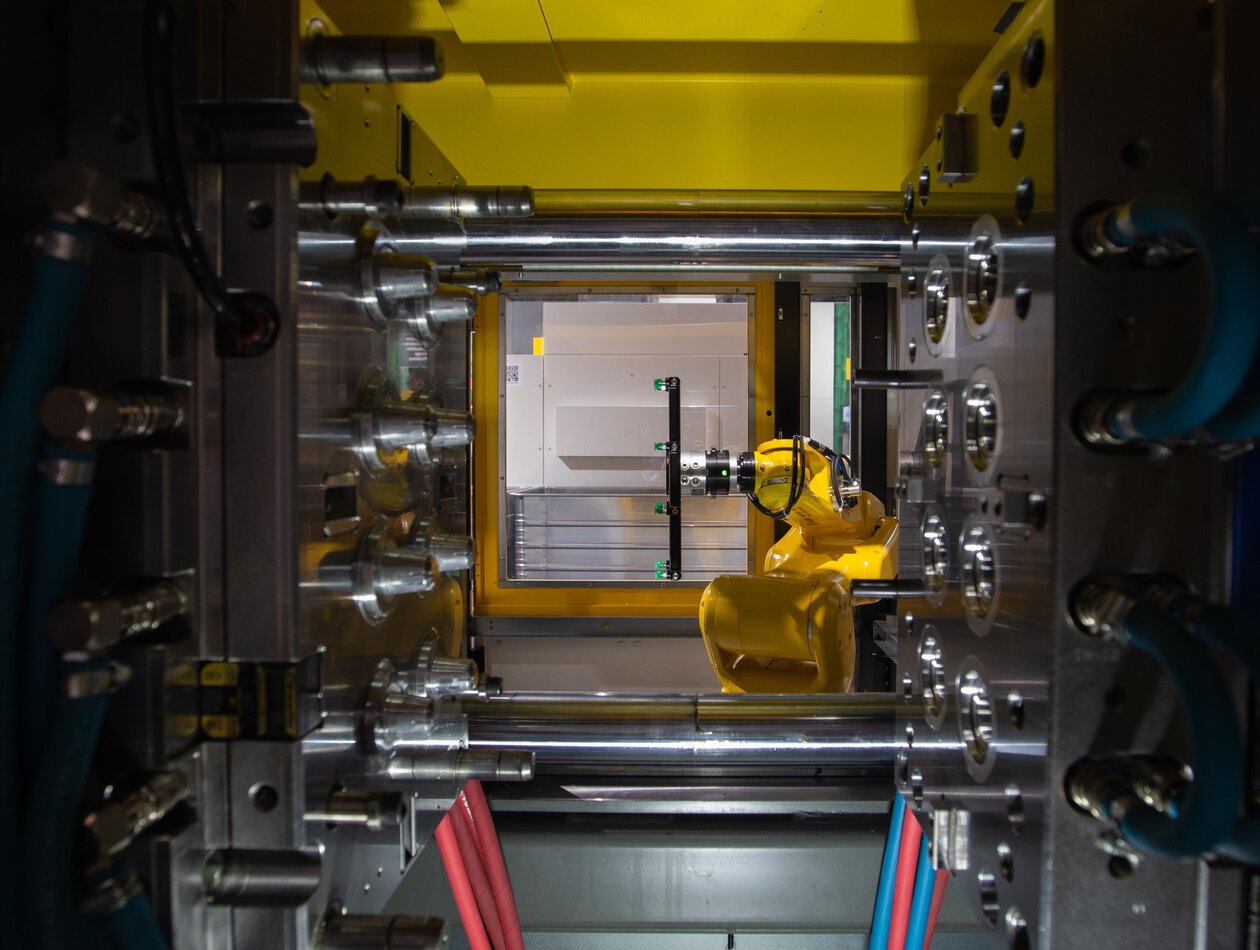 K-show 2022
Injection moulding with automation.