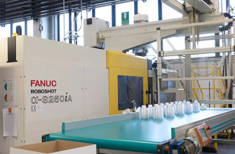 Success story of successful implementation of FANUC ROBOSHOT (injection moulding machines) at the Italian company Poloplast.