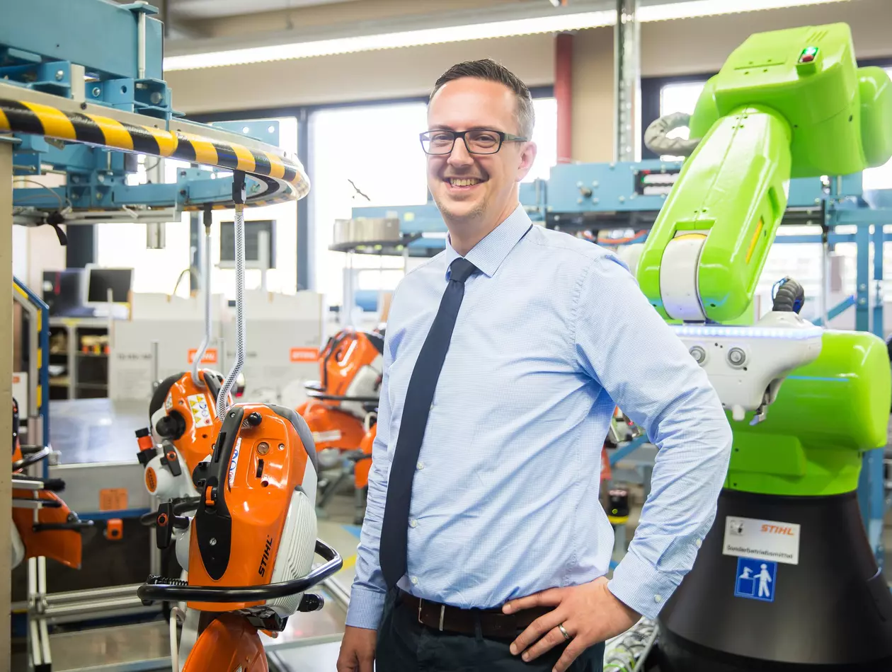 CR-35iA, FANUC, STIHL, automation, case studies success story, collaborative Robot, germany, green, handling, line production, pick and place
Success Story Stihl testimonial