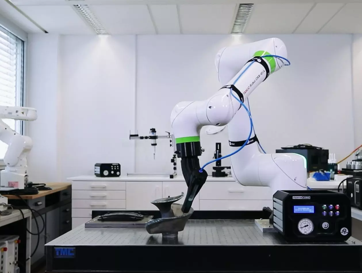 FANUC success story about successful implementation of a collaborative robot CRX-10iA at the German company AS Adhesive Solutions