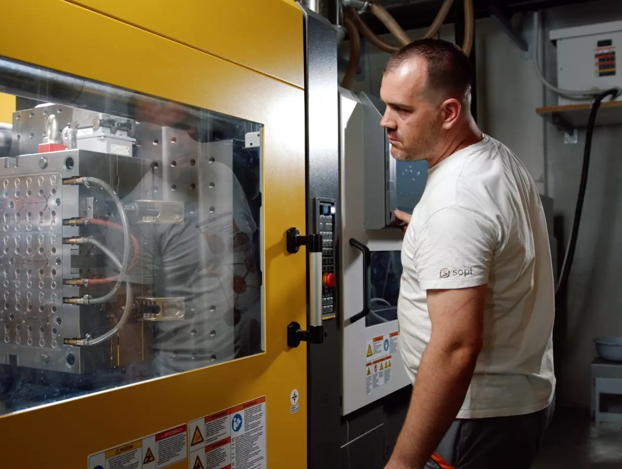 Sopi case study video
Big energy saving with FANUC ROBOSHOT machines