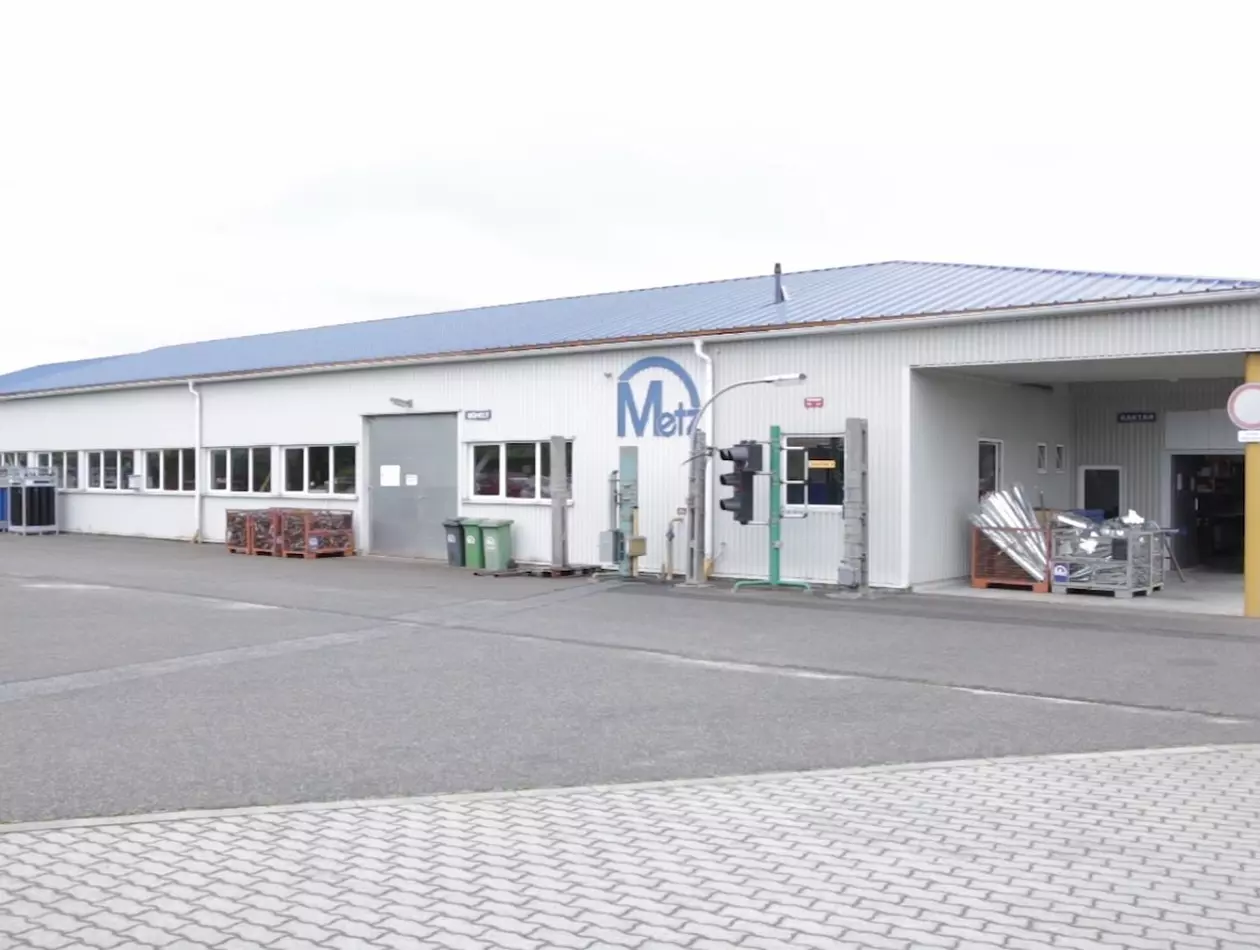 The custom-made laser pipe cutting machine of Unique Method Kft. is based on Hungarian development and construction. The company sided with FANUC to build in factory automation solutions into the machine in order to promise long-term reliability, productivity, spare parts support and maintenance.