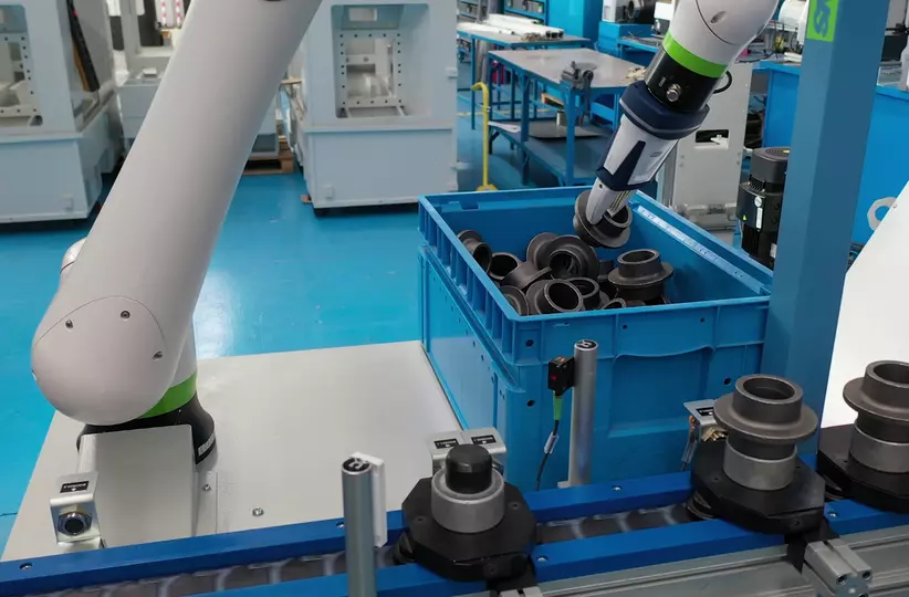 Famar, an Italian builder of vertical lathes, has integrated a bin picking system enabled by a FANUC collaborative robot (cobot) into its Ciao 6 machine. The system facilitates the recognition, picking and handling of parts from tote bins to and from the machine’s conveyor, making the application flexible and adaptable to different components.