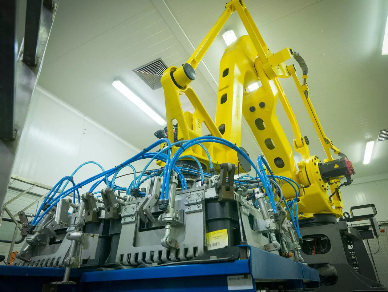 Success story of successful implementation of FANUC 410iC palletising robot at the Bulgarian dairy company ELVI by SimLogic Ltd.