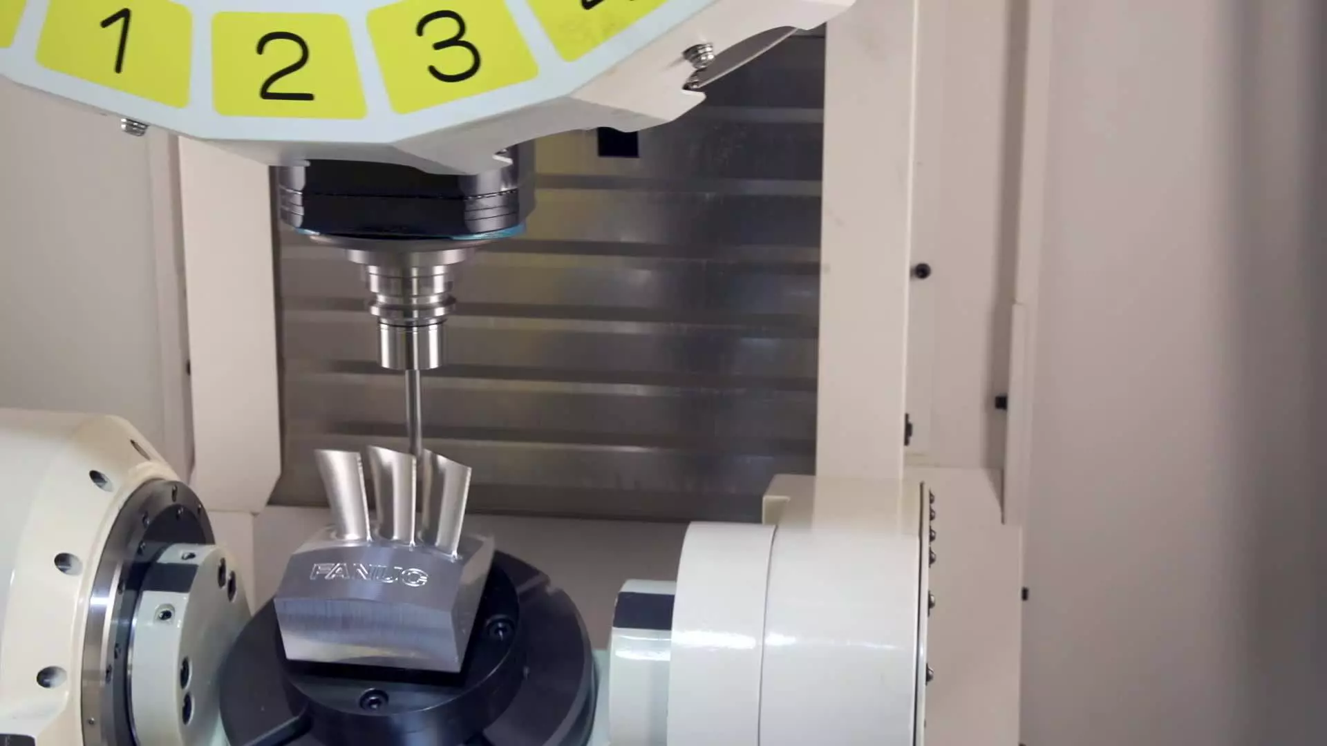 Prelucrarea precisă, de înaltă performanță, pe 5 axe, a pieselor pentru motoare de avioane