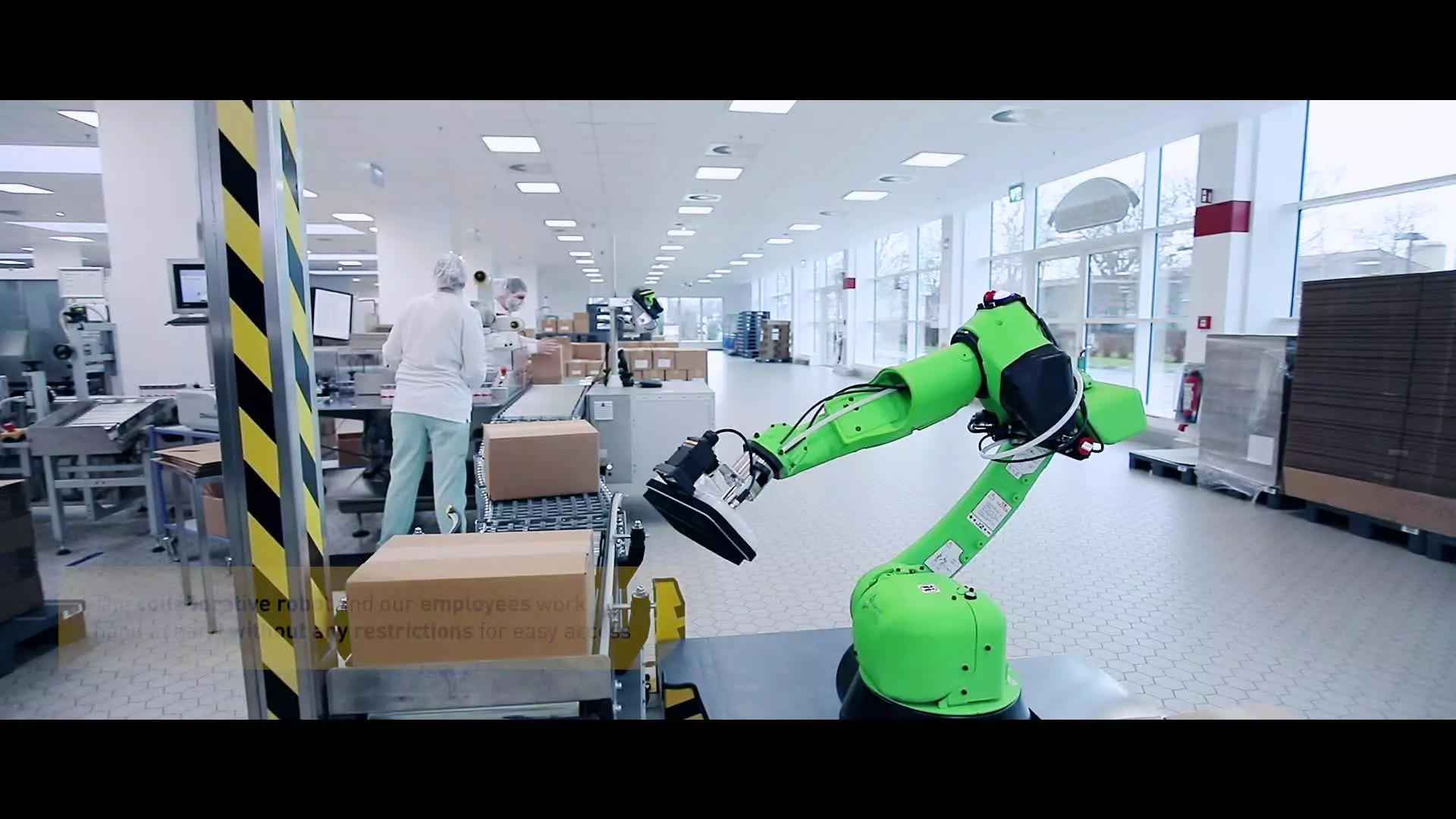 Buborékcsomagolású gyógyszeresdobozok raklapozása