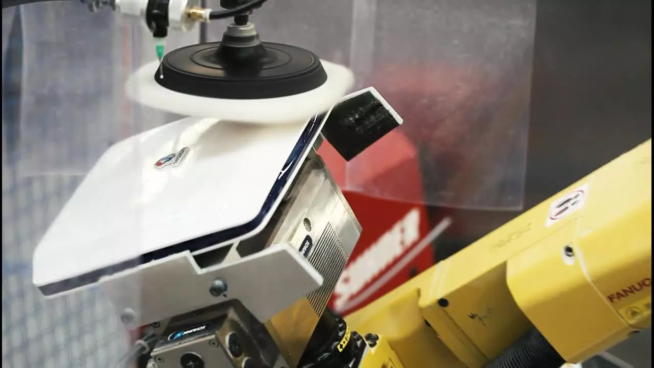 Fastlog case study video - English
Polishing with M-10 robots equipped with Force Sensor and palletising with M-20iA/10L robots with iRVision