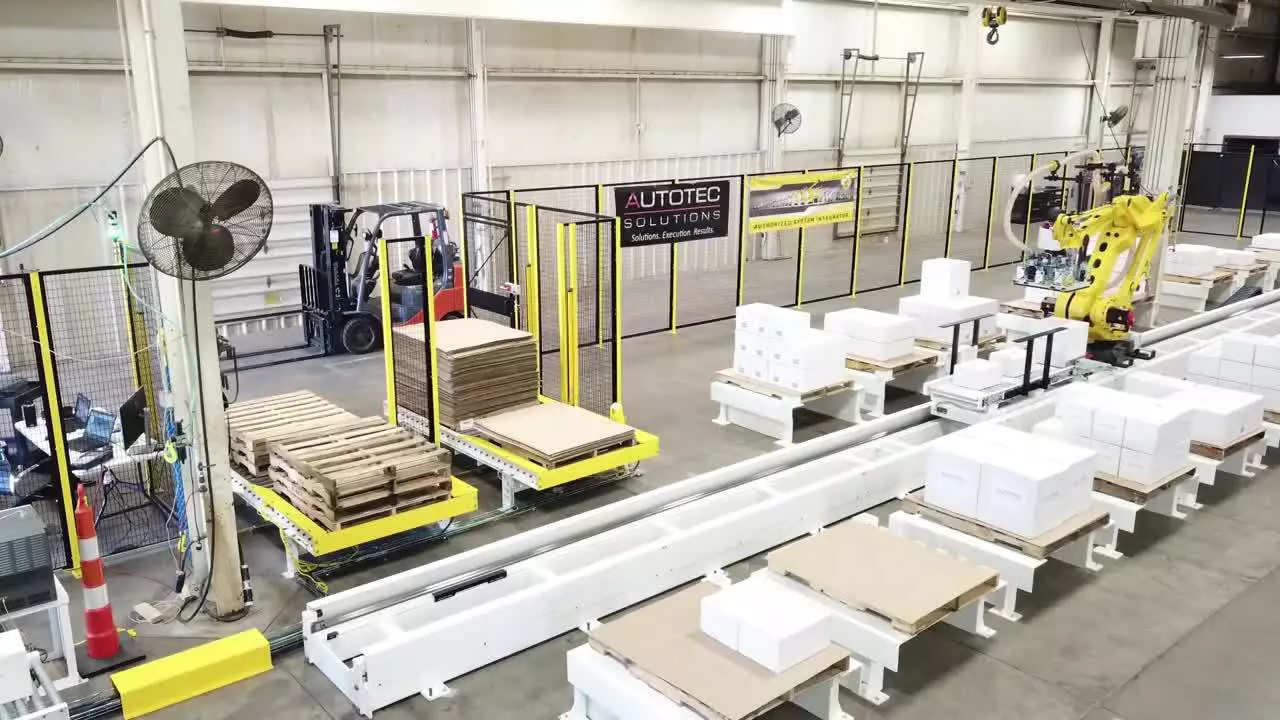 Robotic Warehouse Palletising with AMR