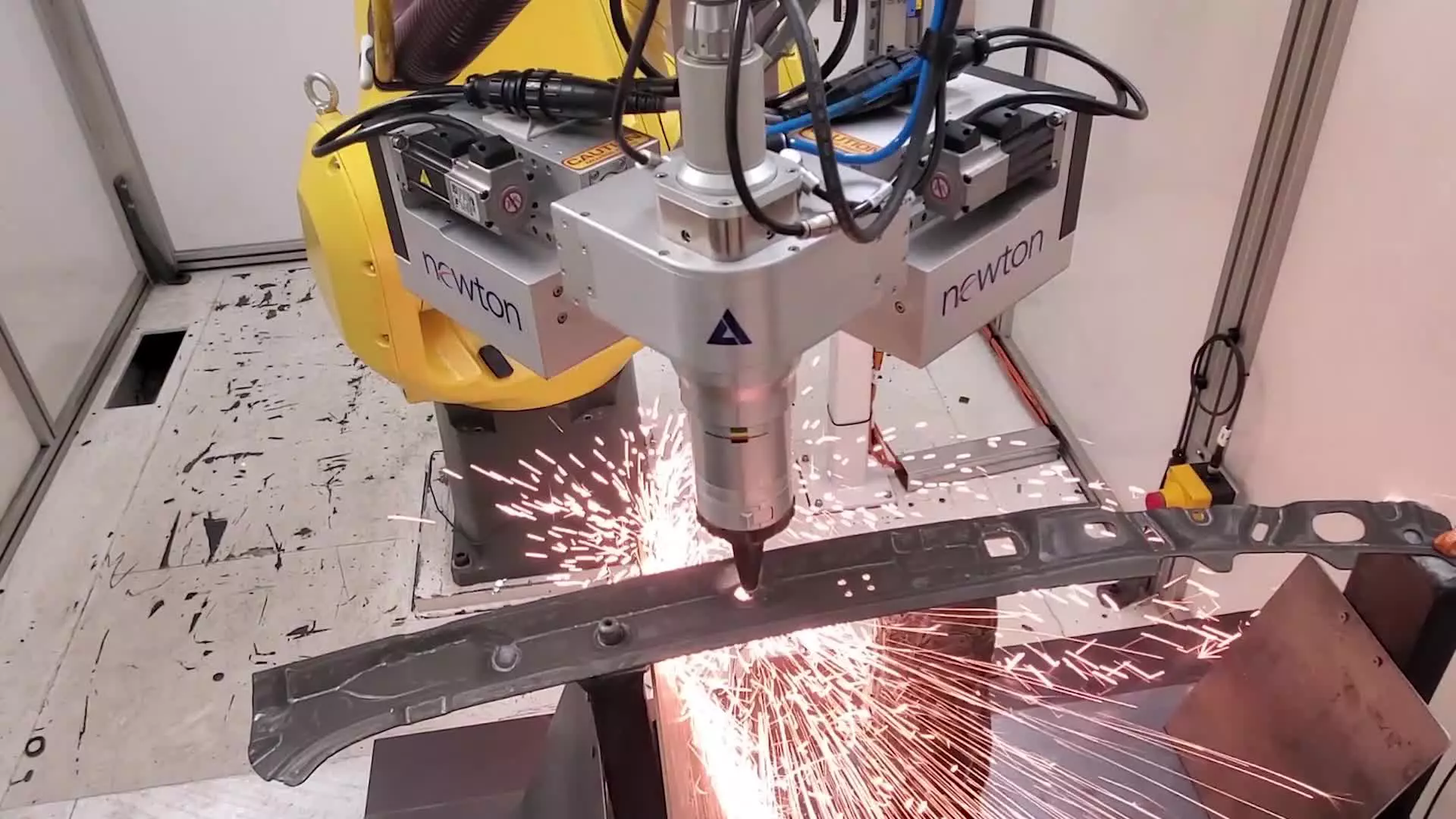 Robotic Laser Cutting System 