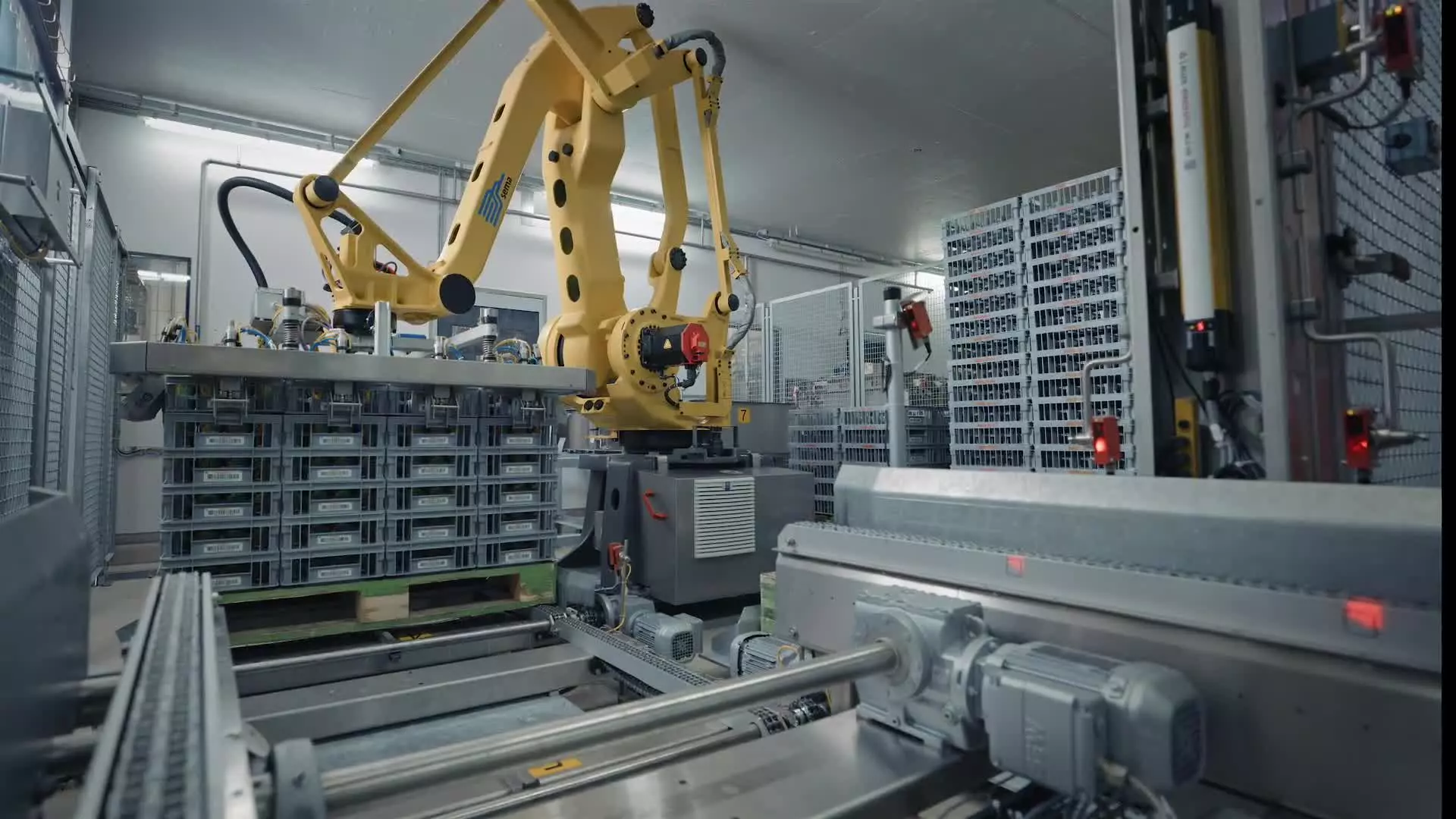 Success story about FANUC's excellent customer service, technical support and training, required when it comes to high-level robotisation projects, at Elsa Group (a Swiss expert in the manufacture and packaging of dairy products)