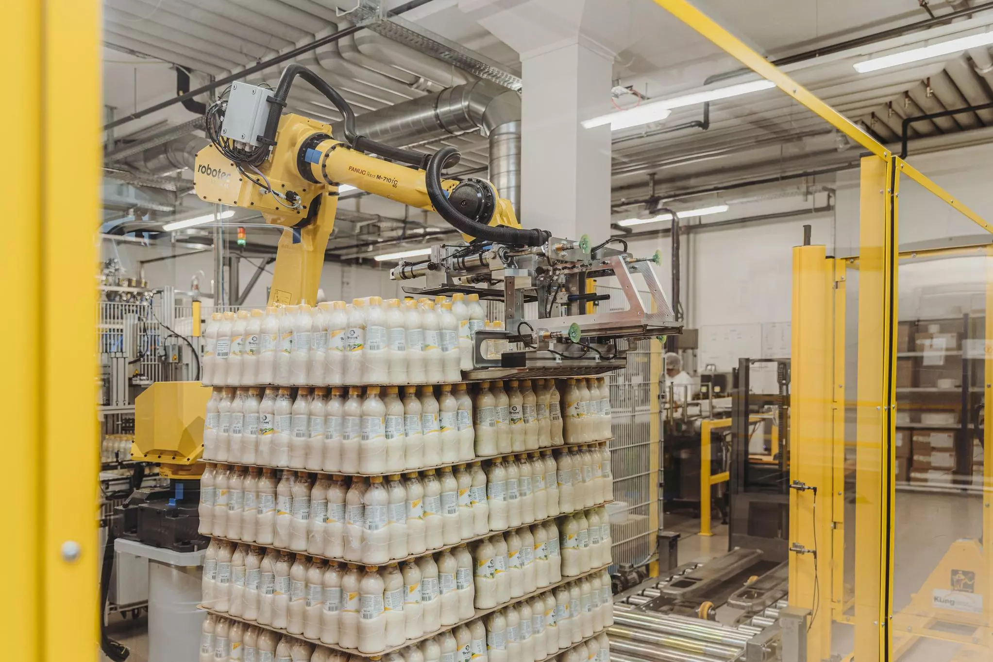 Salad Dressing Bottles Palletising