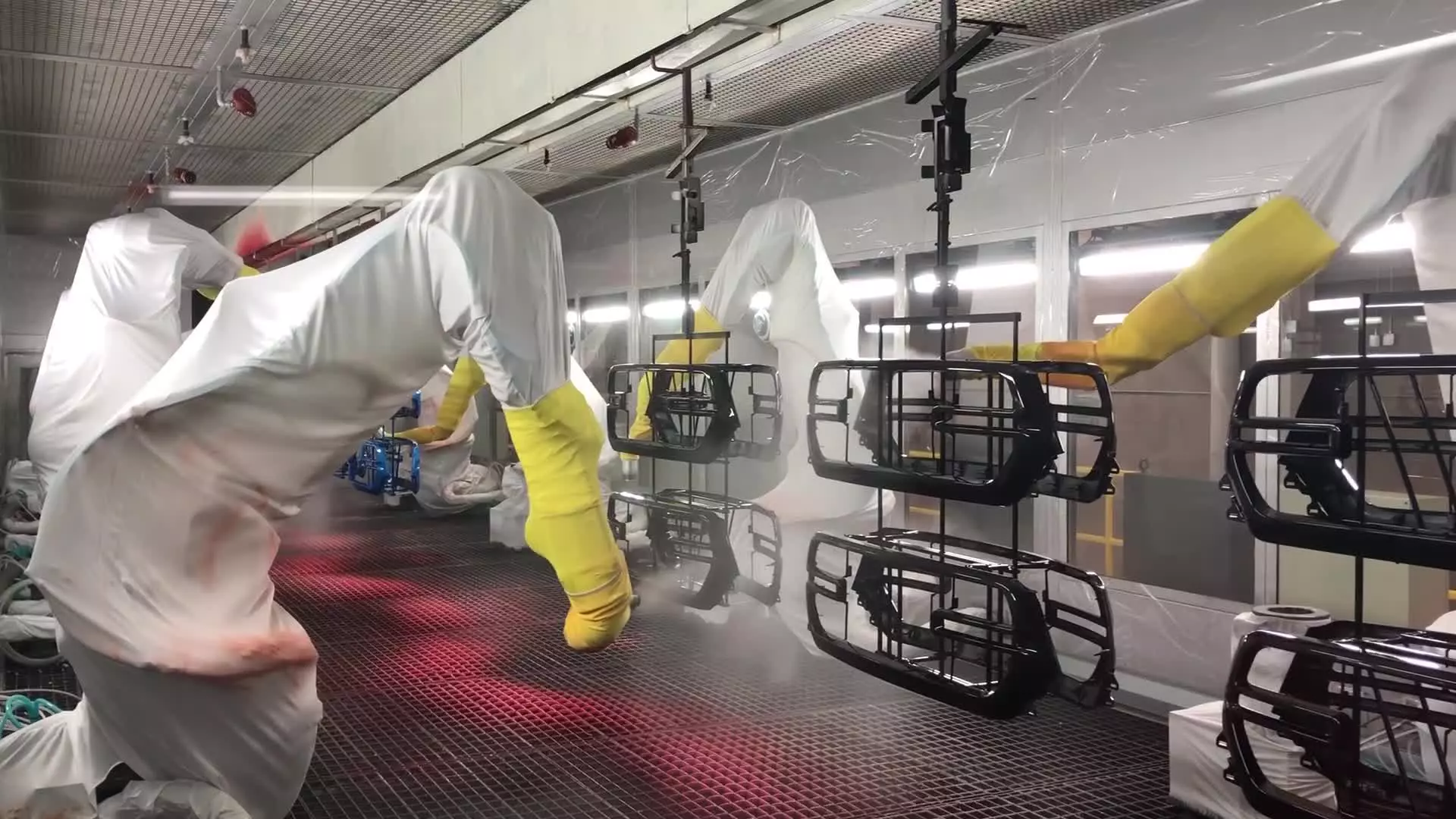 Lakovanie plastových dielov pomocou lakovacieho robota