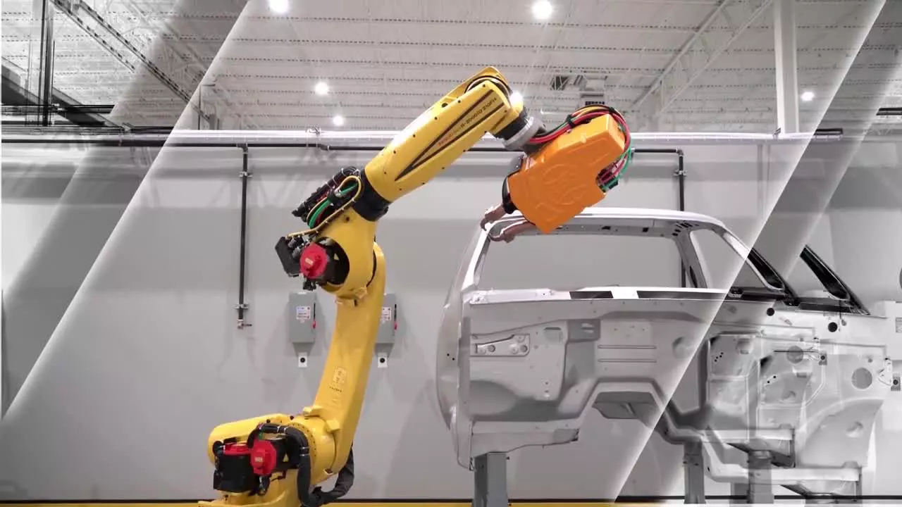 #FANUC R-2000iD/210FH #robot offers a compact design with a hollow arm for better cable management, which minimises interference with system equipment and allows the robot to operate in tight workspaces. Featuring a 210 kg payload and 2605 mm reach, the R-2000iD/210FH is ideal for spot #welding and material handling applications.